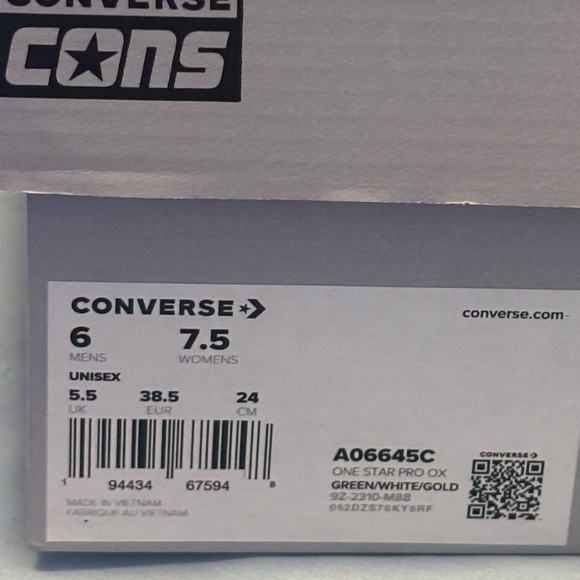 Converse One Star Pro Geeen Gold - A06645C
NWT W:7.5 M:6 - Picture 10 of 15